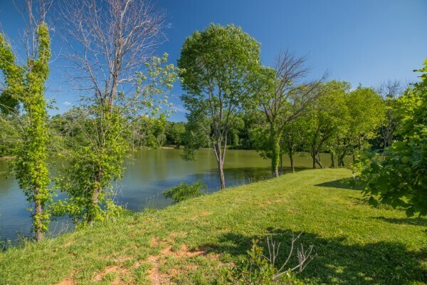 More Photos Of 410 Dinah Shore Blvd, Winchester Office Residential For Sale