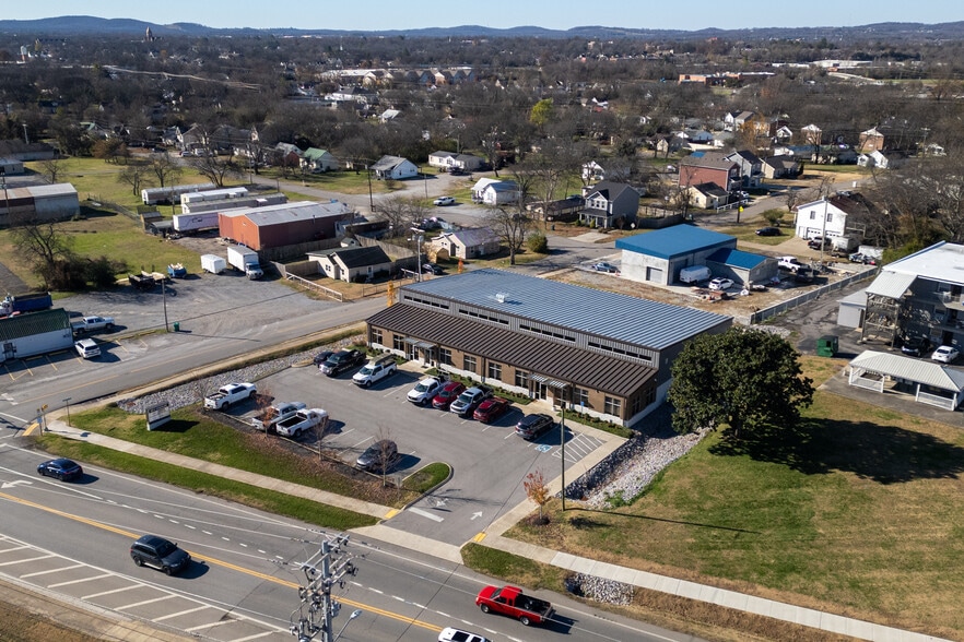 More Photos Of 802 N Cumberland St, Lebanon Light Distribution For Lease