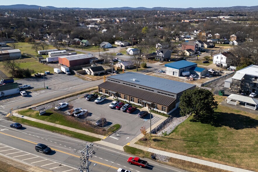 More Photos Of 802 N Cumberland St, Lebanon Light Distribution For Lease