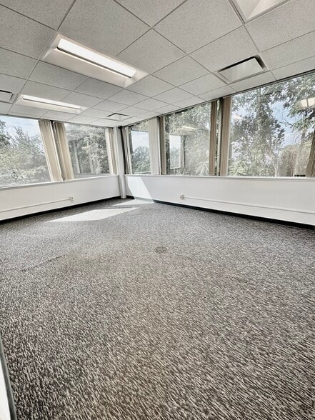 More Photos Of 1111 E Putnam Ave, Greenwich Office For Lease