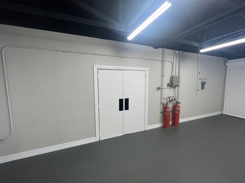 More Photos Of 1880 Elsa St, Naples Warehouse For Sale