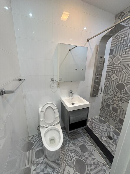 More Photos Of 1641 Broadway, Brooklyn Apartments For Sale