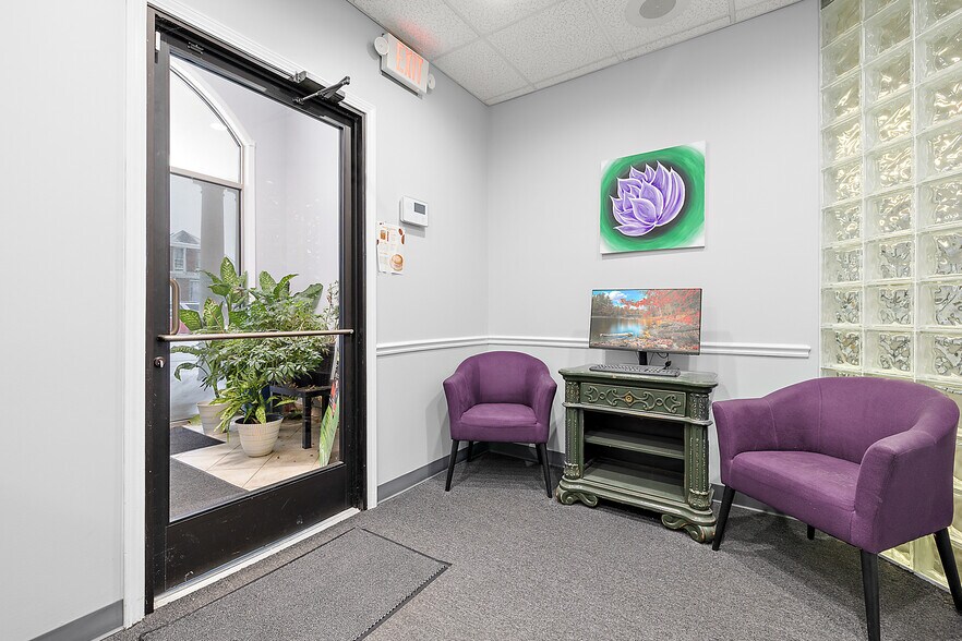 More Photos Of 42560 Van Dyke Ave, Sterling Heights Medical For Lease