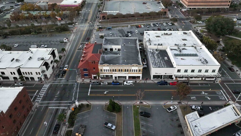 More Photos Of 104 E Main St, Lakeland Storefront Retail Office For Sale