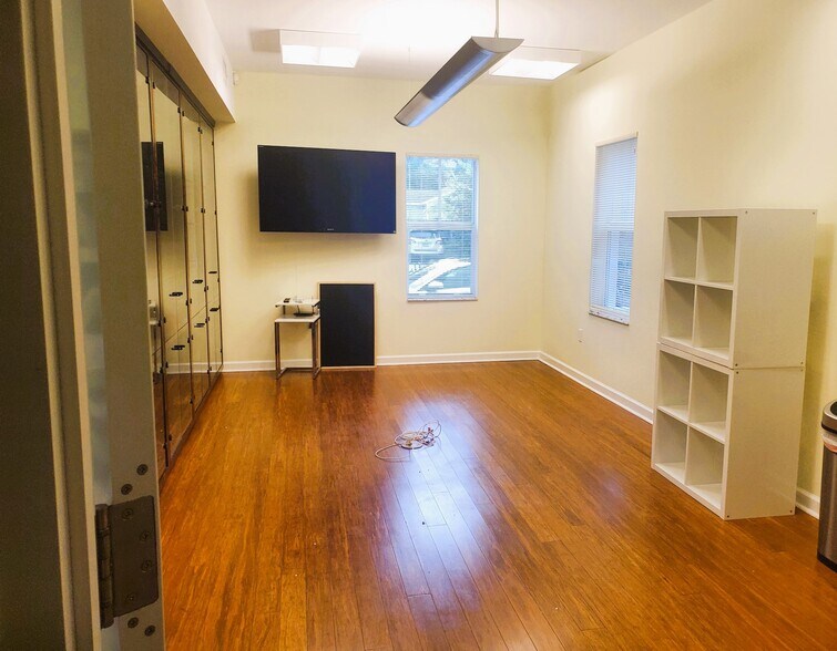 More Photos Of 124 N Swinton Ave, Delray Beach Office For Sale