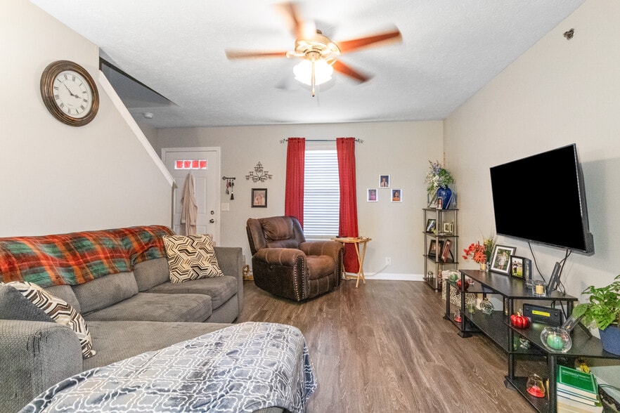 More Photos Of 104-114 Highway 259, Portland Apartments For Sale