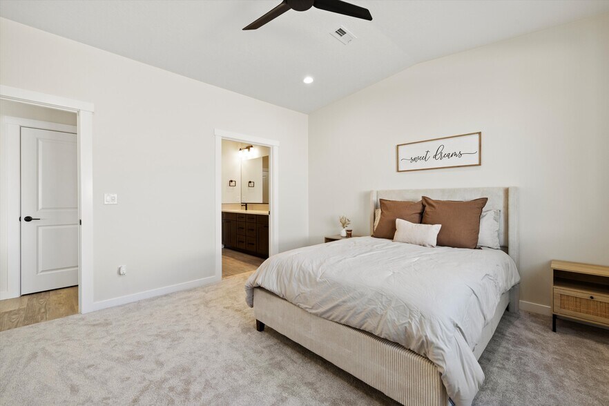 More Photos Of 1101-1109 Fairhaven Loop, Richland Apartments For Sale