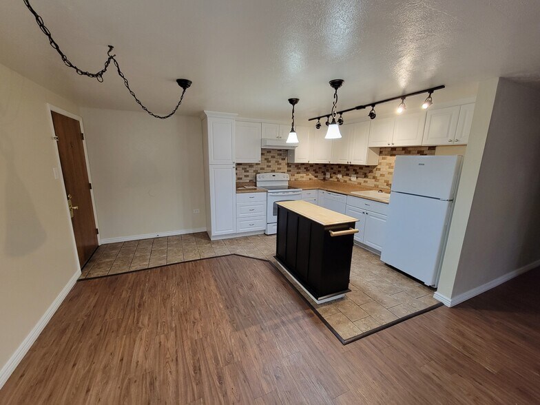 More Photos Of 375 S Depew St, Lakewood Apartments For Sale