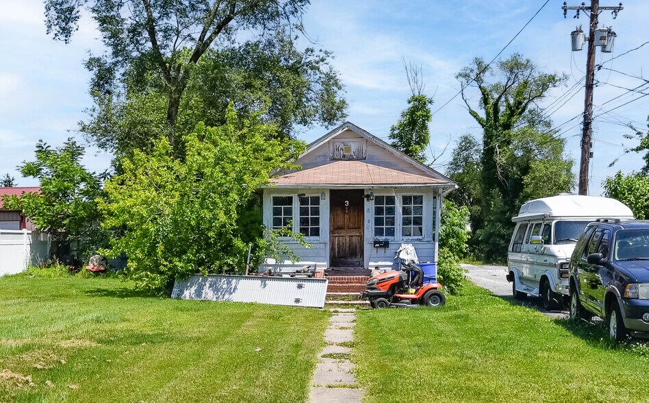 Primary Photo Of 3 Market St, Aberdeen Multifamily For Sale