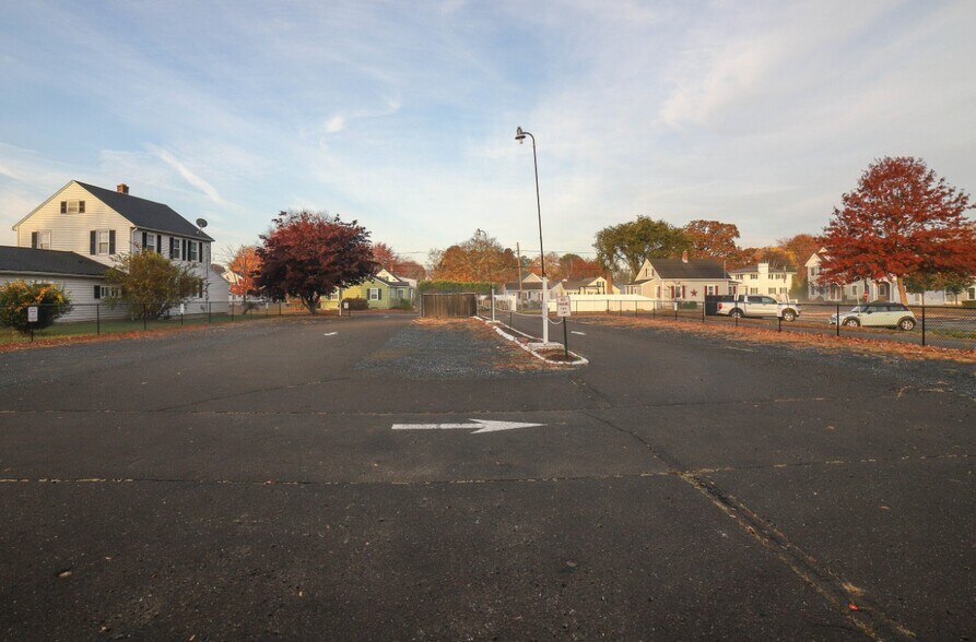More Photos Of 121-125 Main St, Old Saybrook Storefront Retail Office For Sale