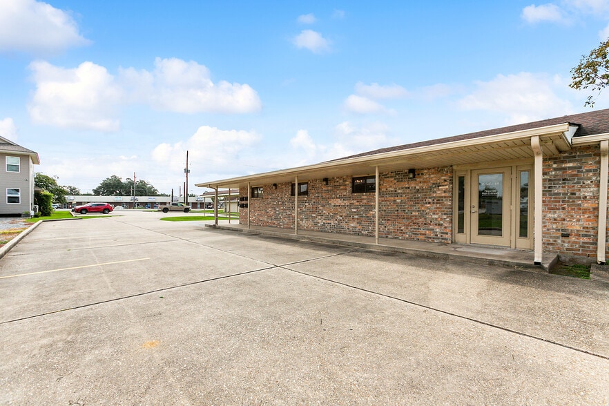 More Photos Of 8656 Highway 23, Belle Chasse Office For Sale