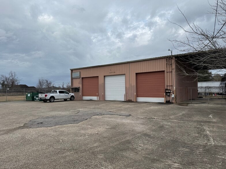 More Photos Of 4725 Mercantile St, Beaumont Industrial For Lease