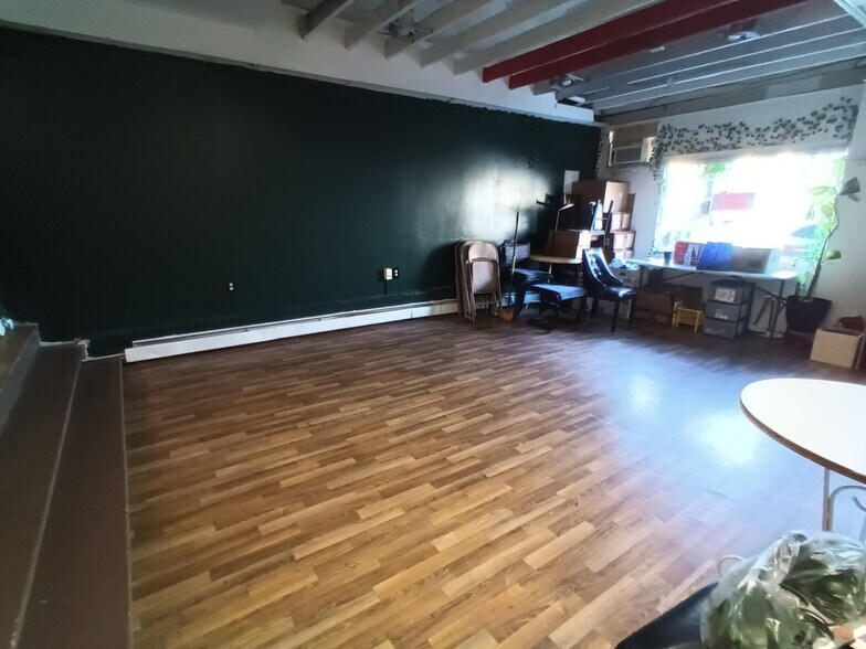 More Photos Of 2051-2055 Springfield Ave, Vauxhall General Retail For Lease