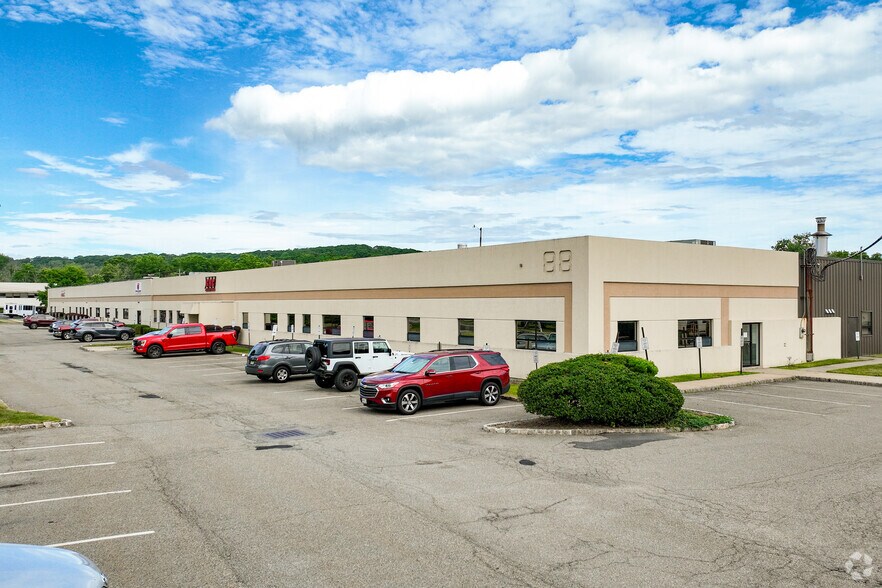 More Photos Of 88 Ford Rd, Denville Manufacturing For Lease
