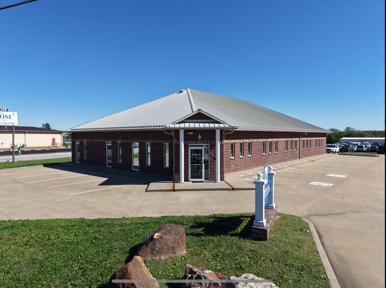 Primary Photo Of 125 Winchester Dr, Sedalia Office For Lease