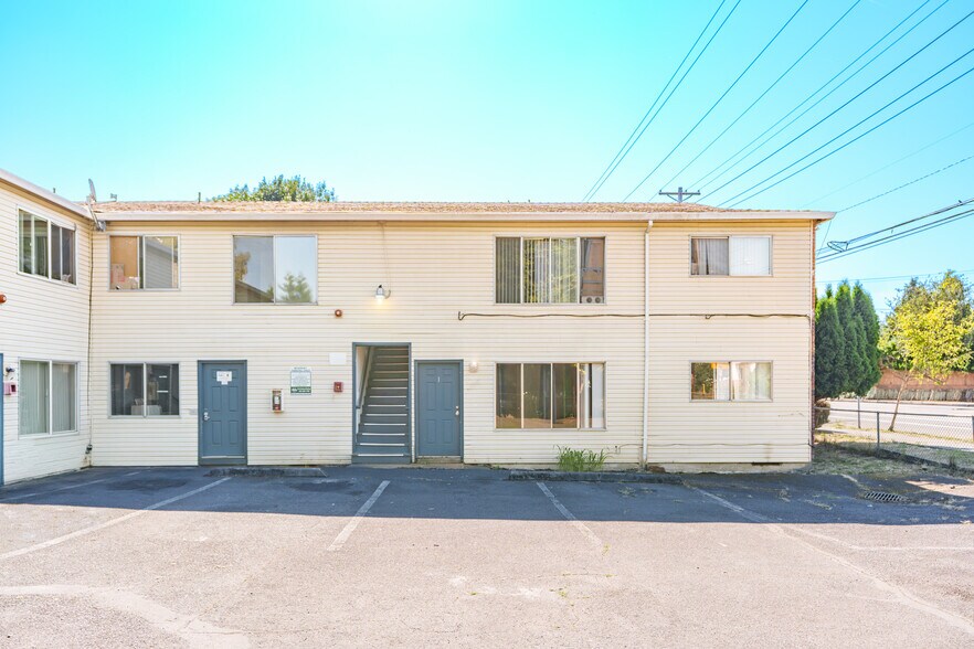 More Photos Of 9512-9524 N Oswego Ave, Portland Apartments For Sale