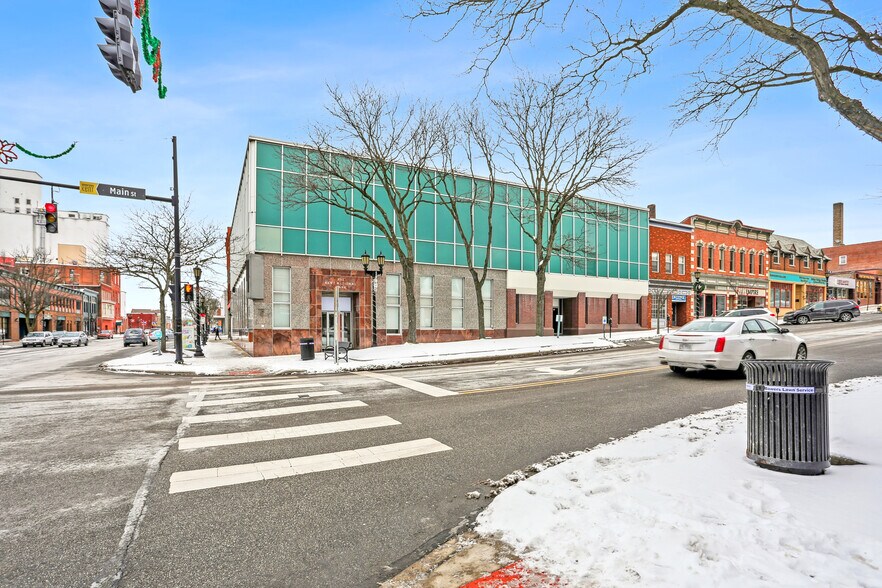 Primary Photo Of 101-117 E Main St, Kent Bank For Sale