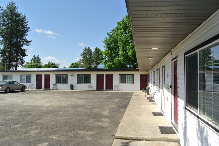 More Photos Of 9986 N Government Way, Hayden Hotel For Sale