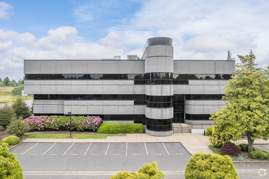 More Photos Of 2295 Coburg Rd, Eugene Office For Lease