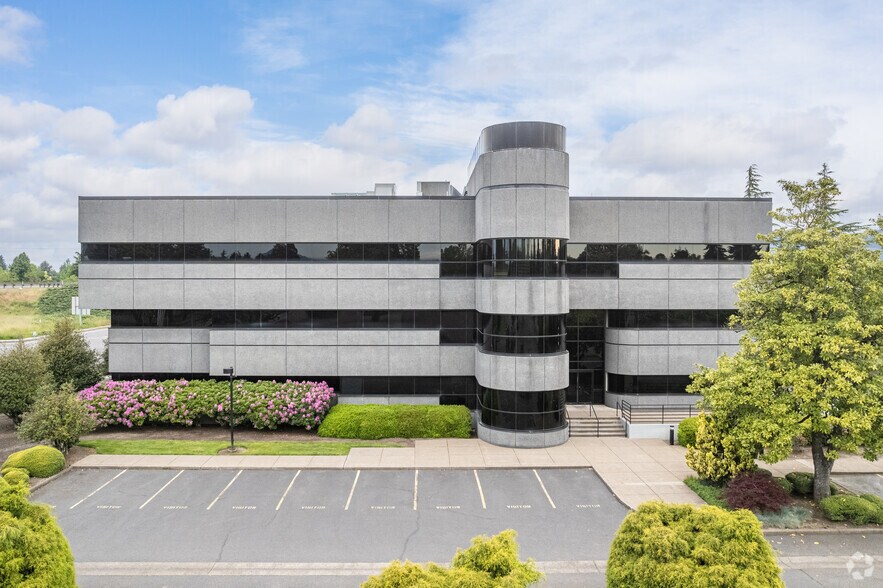 More Photos Of 2295 Coburg Rd, Eugene Office For Lease