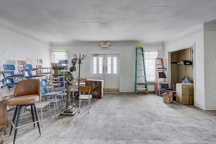 More Photos Of 23919 John R Rd, Hazel Park Freestanding For Sale