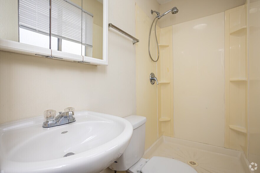 More Photos Of 2700 Mary St, Slidell Apartments For Sale