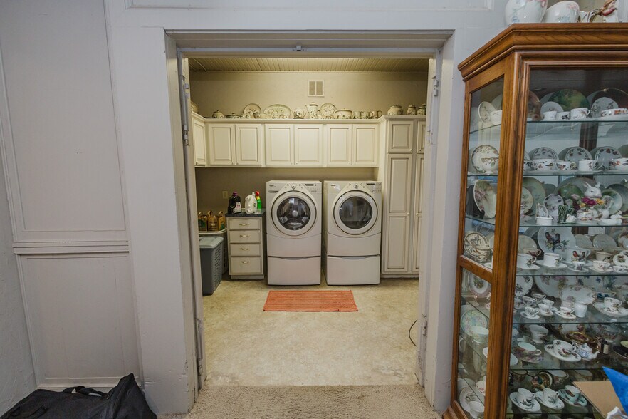 More Photos Of 920 Millington St, Winfield Storefront Retail Office For Sale