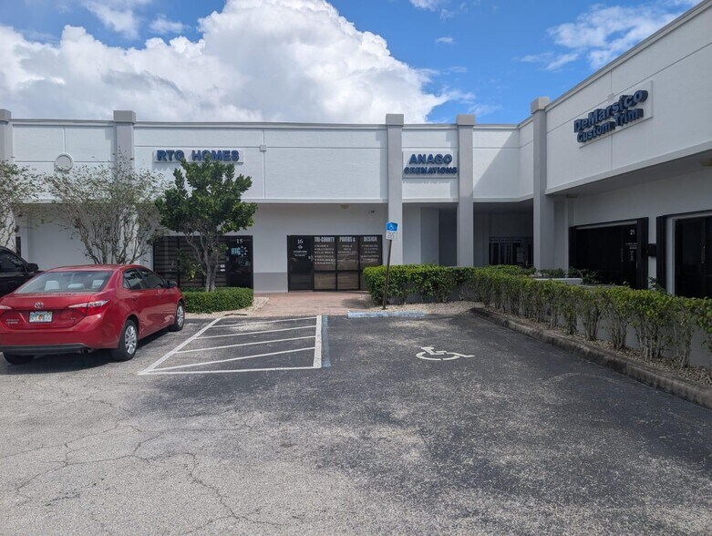 More Photos Of 3300 S Congress Ave, Boynton Beach Showroom For Lease