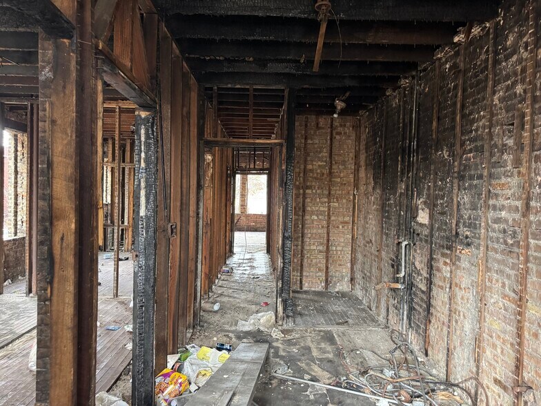 More Photos Of 1758 E 79th St, Chicago General Retail For Sale