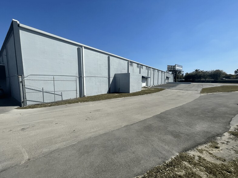 More Photos Of 4570 NW 128th St, Opa Locka Warehouse For Lease