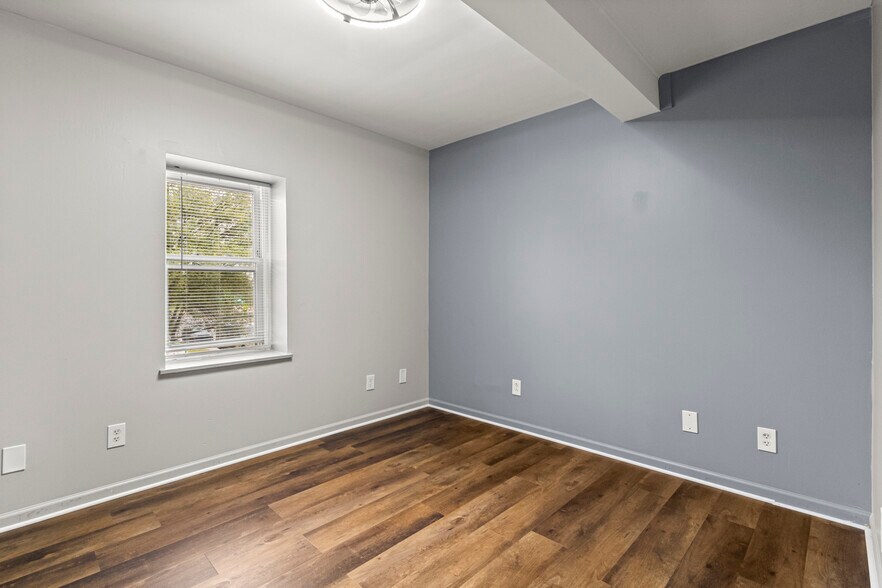 More Photos Of 5920 Chase Rd, Dearborn General Retail For Lease