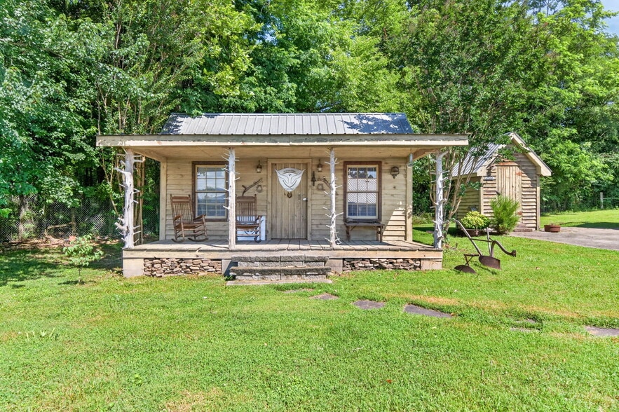 More Photos Of 105 Foothills Rd, Pikeville Multifamily For Sale