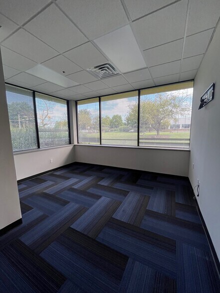 More Photos Of 813 East Gate Dr, Mount Laurel Office For Lease