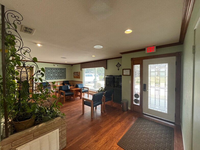 More Photos Of 1260 River Acres Dr, New Braunfels Medical For Lease