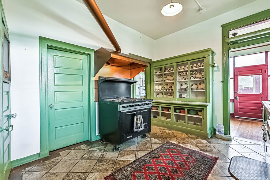 More Photos Of 2911 Broadway St, Galveston Office For Sale