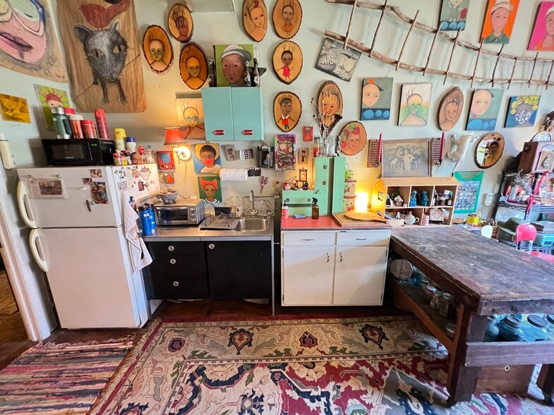 More Photos Of 1438-1442 Light St, Baltimore Showroom For Sale