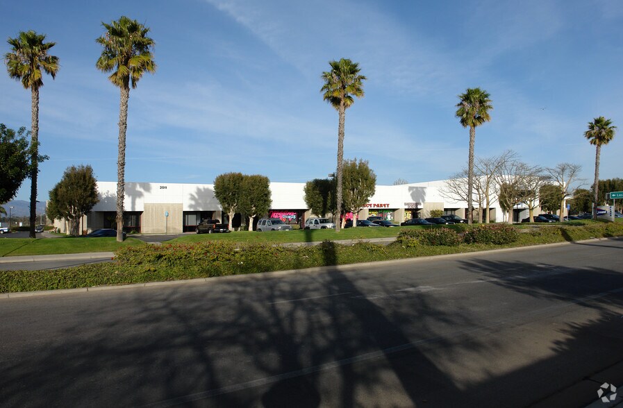 More Photos Of 2011 Auto Center Dr, Oxnard Research And Development For Lease