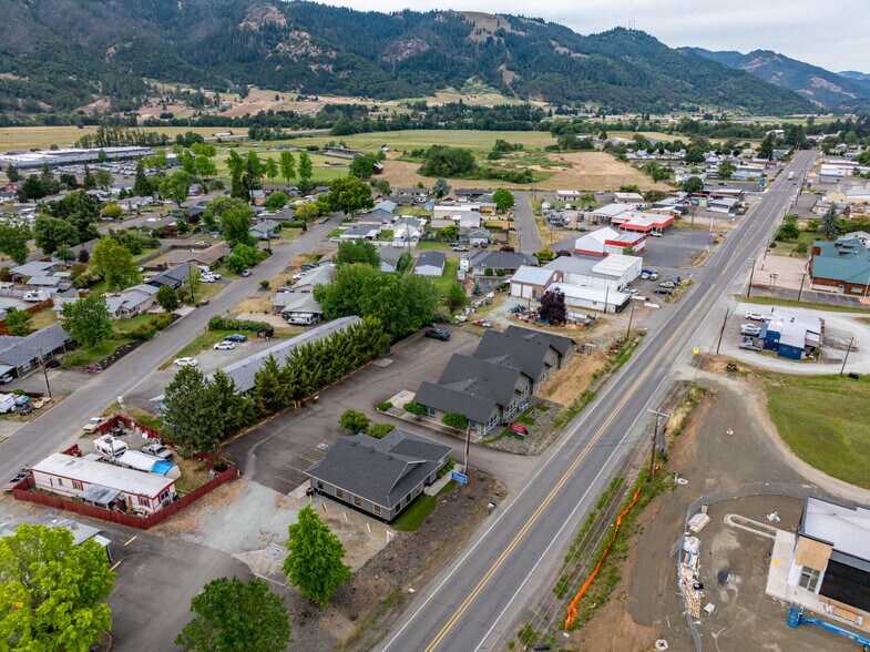 More Photos Of 209 S Old Pacific Hwy, Myrtle Creek Office For Sale