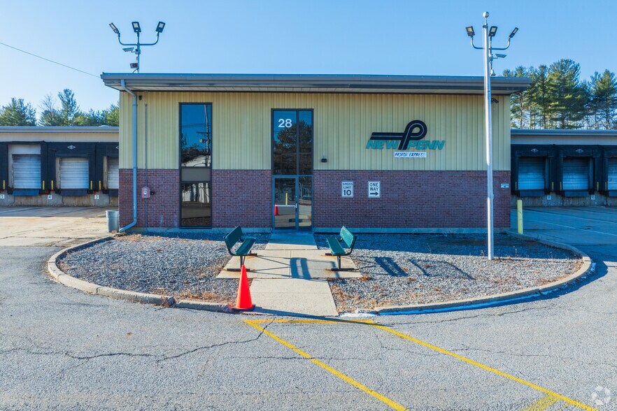 More Photos Of 28 Sterling Rd, Billerica Truck Terminal For Lease