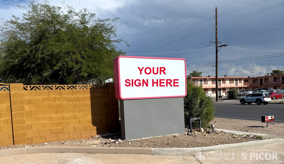 More Photos Of 1055 E Irvington Rd, Tucson Fast Food For Sale