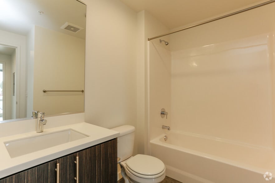 More Photos Of 900 NE 65th St, Seattle Apartments For Lease