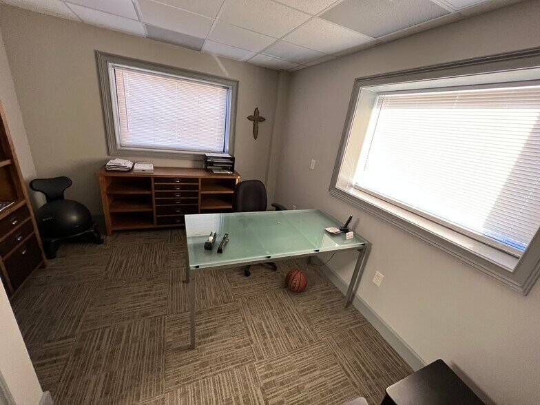 More Photos Of 321 Marble Mill Rd NW, Marietta Coworking Space