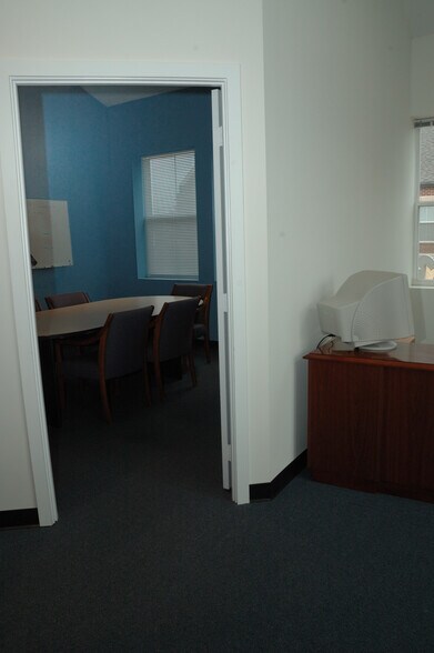 More Photos Of 21135 Whitfield Pl, Sterling Medical For Lease