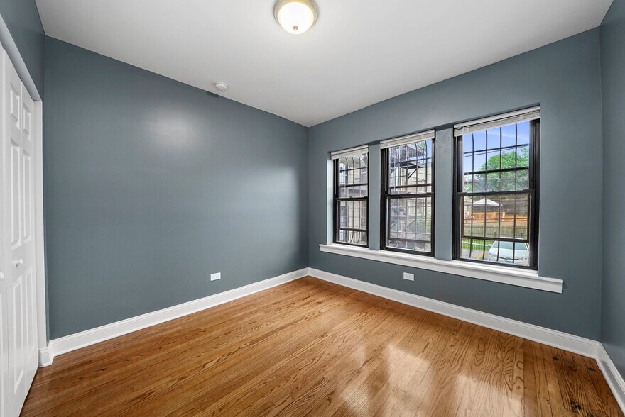 More Photos Of 1619 E 70th St, Chicago Apartments For Sale