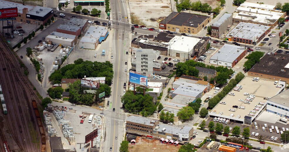 More Photos Of 1525 N Elston Ave, Chicago Office For Lease