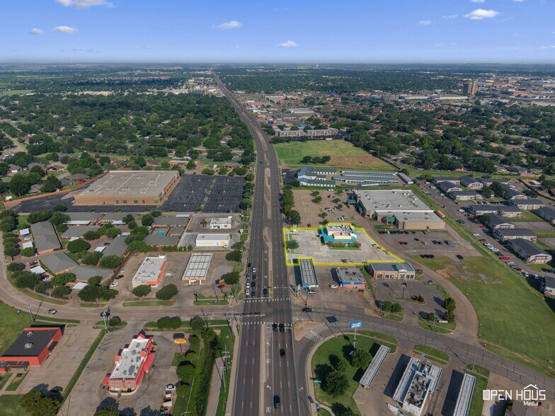 More Photos Of 2210 Southwest Pky, Wichita Falls Restaurant For Sale