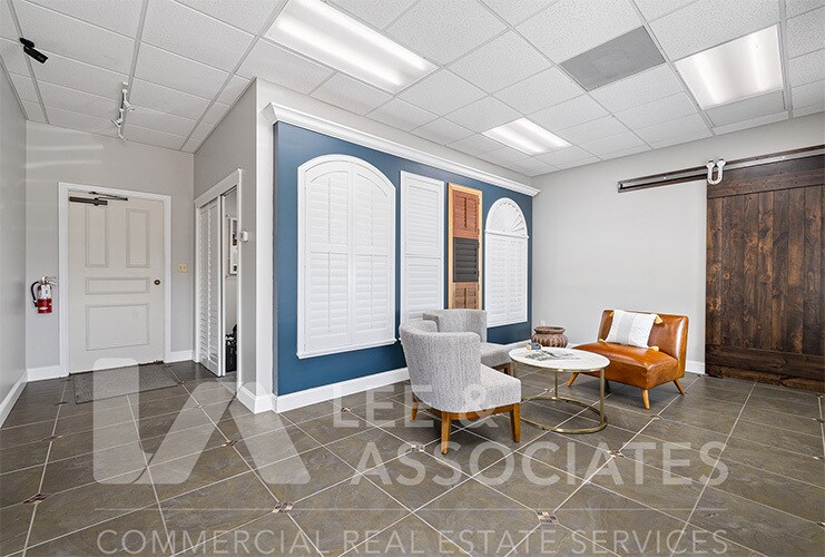 More Photos Of 6524 All American Blvd, Orlando Warehouse For Lease