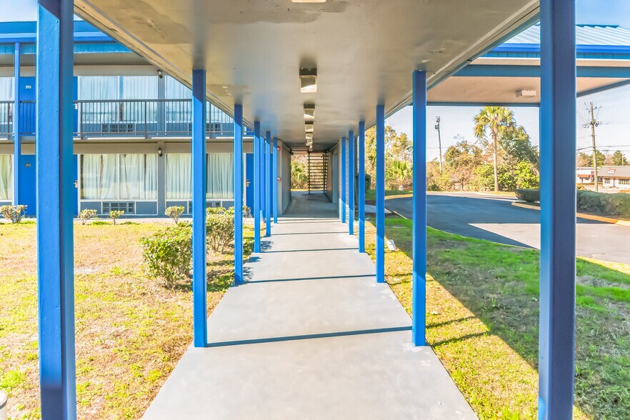 More Photos Of 4655 Highway 90, Marianna Hotel For Sale