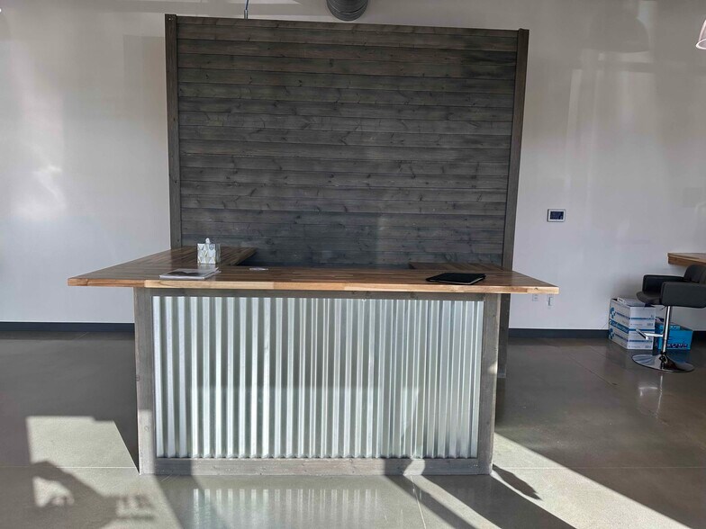 More Photos Of 27559 Newport Rd, Menifee Storefront For Lease