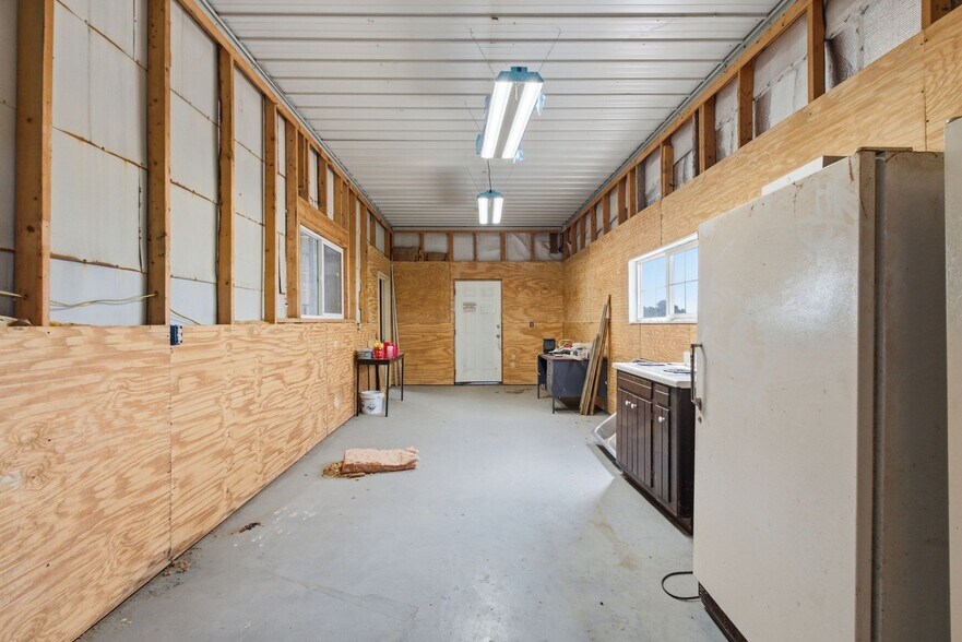More Photos Of 7624 Liberty Rd, Columbia Manufacturing For Sale
